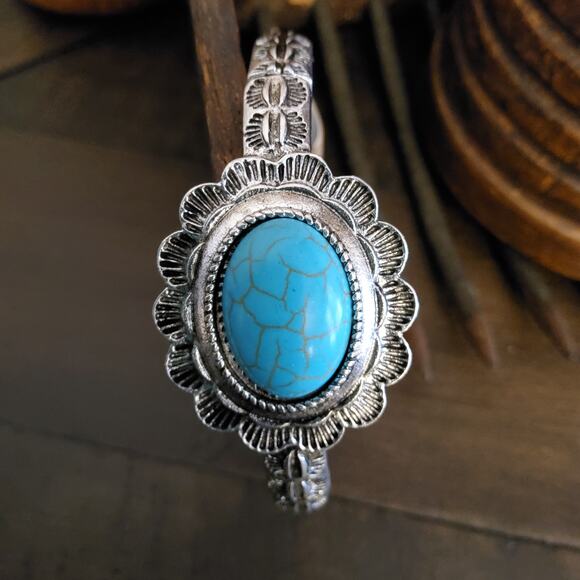Silver Flower Turquoise Stretchy Bangle Bracelet - Picture 4 of 8